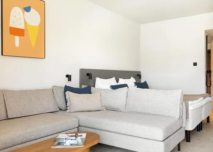 Sunwing Sandy Bay Village 4*