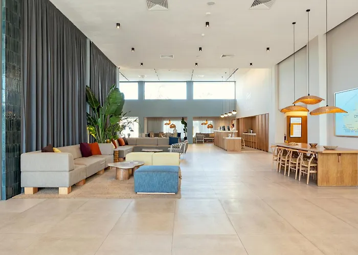 Sunwing Sandy Bay Village 4*