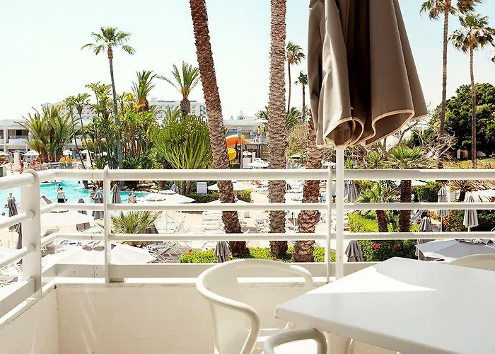 Sunwing Sandy Bay Village Apart Otel Aya Napa