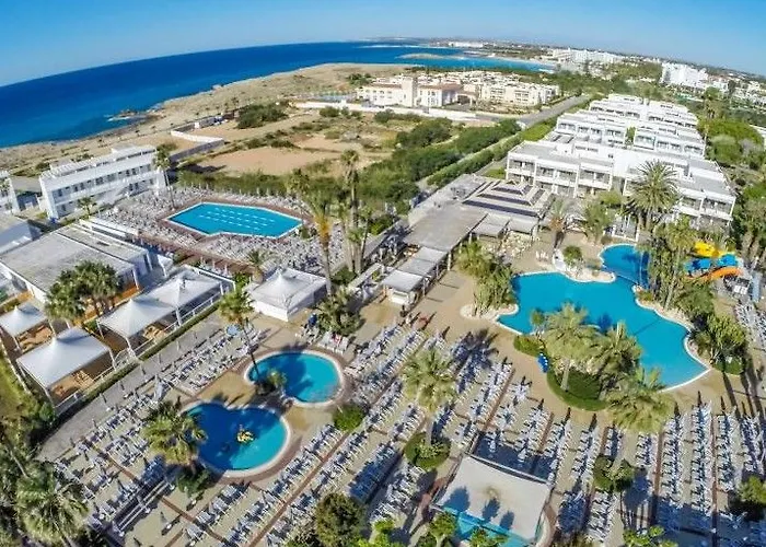 Sunwing Sandy Bay Village